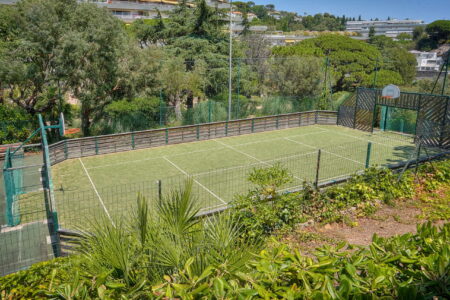 Piscine location appartement vacances courte durée cannes